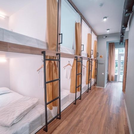 Tomiris Lady'S Capsul Hostel Only For Women Almaty Ngoại thất bức ảnh
