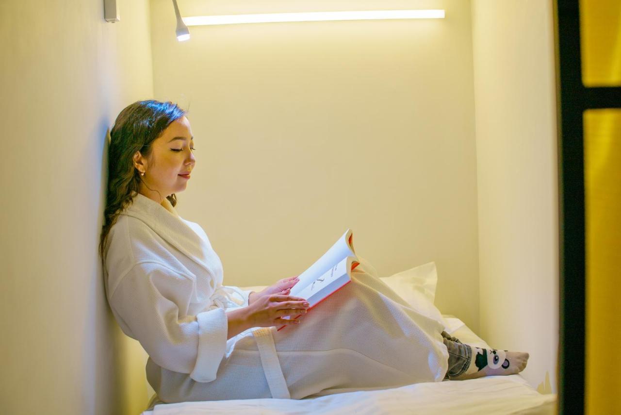 Tomiris Lady'S Capsul Hostel Only For Women Almaty Ngoại thất bức ảnh