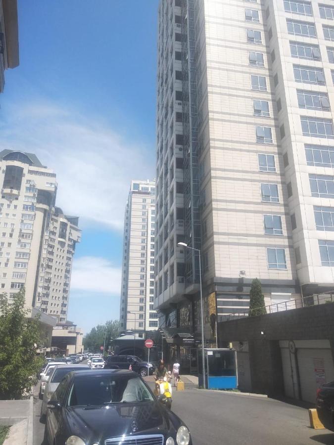 Tomiris Lady'S Capsul Hostel Only For Women Almaty Ngoại thất bức ảnh