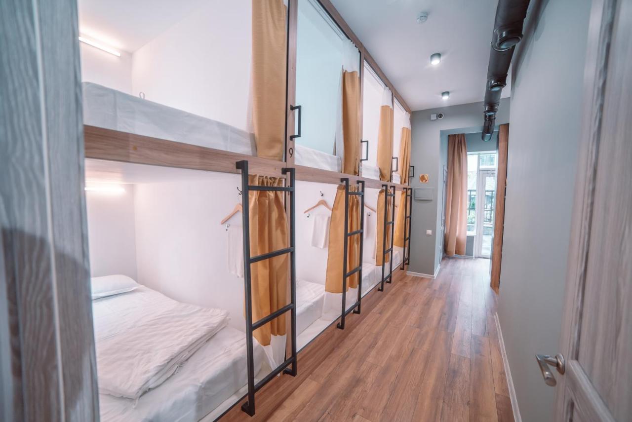 Tomiris Lady'S Capsul Hostel Only For Women Almaty Ngoại thất bức ảnh